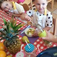 WAKACYJNE KUCHARZENIE. OWOCOWE SMOOTHIE (2)